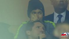 Neymar Jr striker Brasil harus menjalani larangan bermain selama 4 laga di Copa America 2015. Ia hanya bisa menyaksikan laga Brasil dari bangku penonton saja.