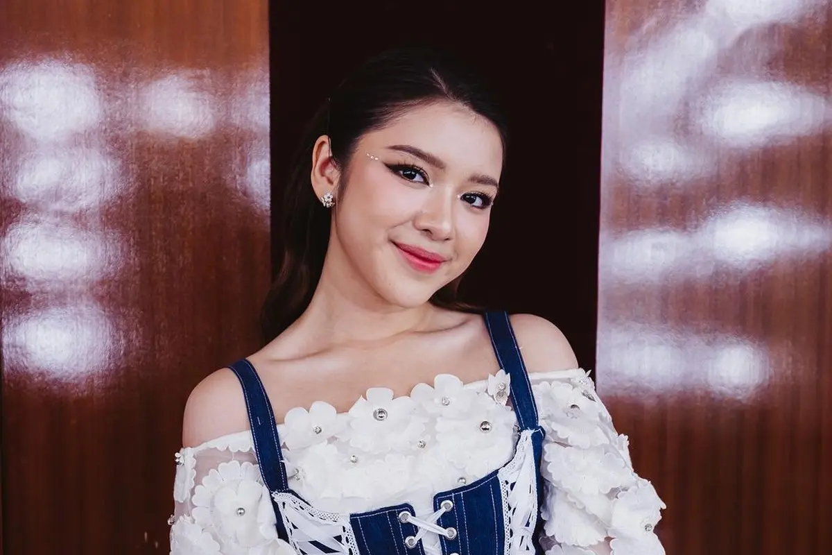 8 Gaya Tiara Andini Kenakan Korset untuk Berbagai Look, Mulai dari Feminin hingga Boyish, Intip Inspirasinya OOTD-nya!
