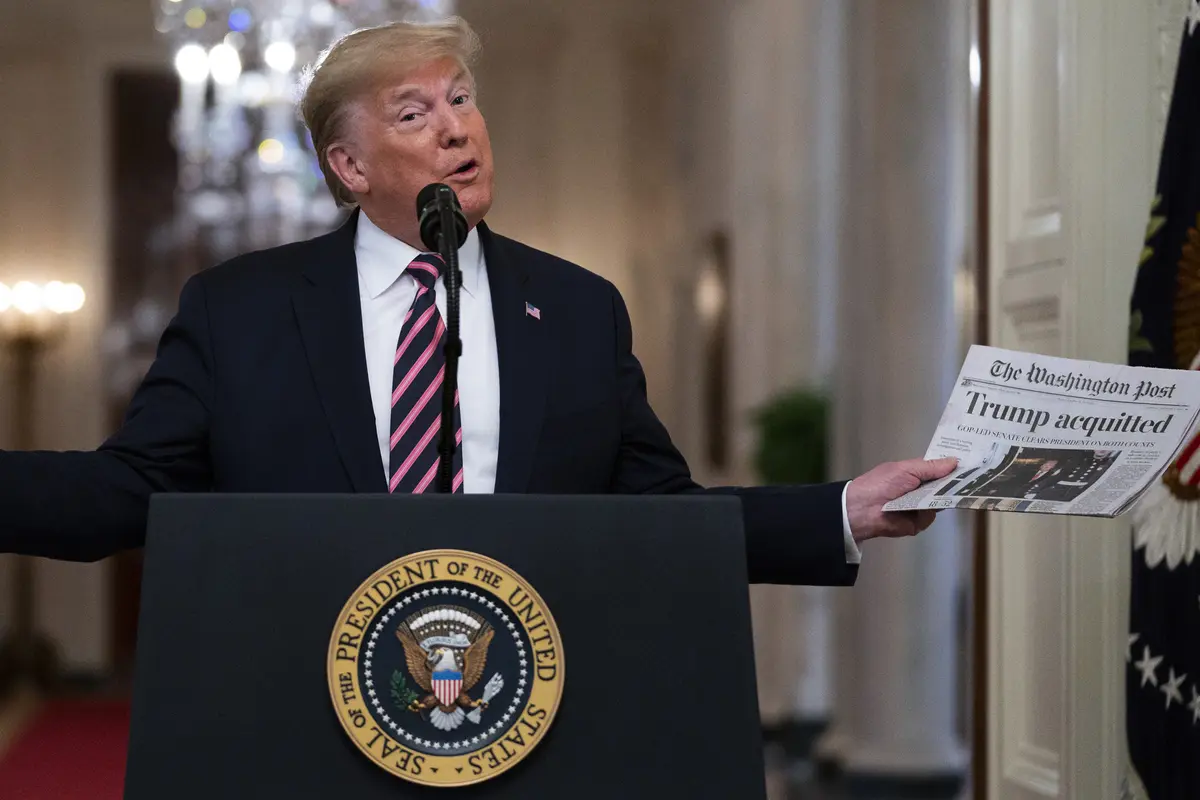 Batal Dimakzulkan, Donald Trump Tebar Senyuman
