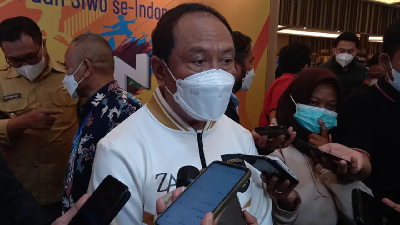Menpora Dorong Suporter Bola Indonesia Bentuk Organisasi