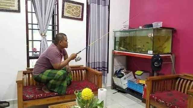6 Aksi Absurd Orang Gabut Buang-Buang Tenaga, Sia-Sia