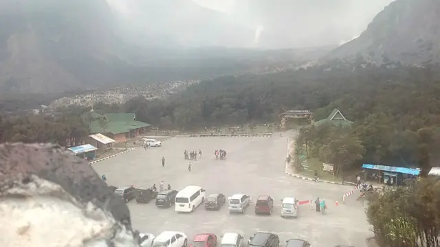 Dinginnya Pagi di Kawasan Wisata Alam (KWA) Gunung Papandayan
