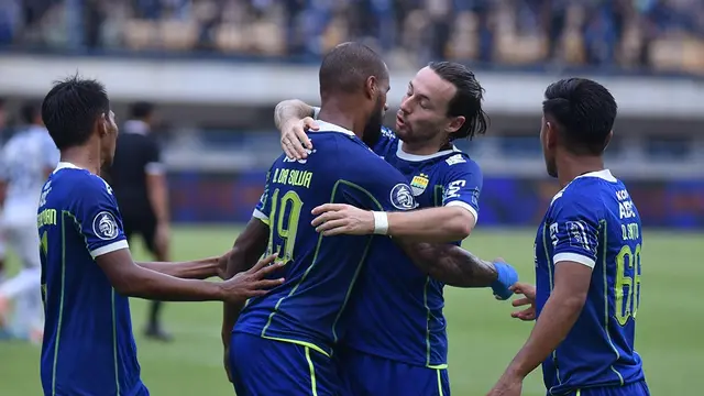 Persib Bandung berhasil kalahkan PSIS Semarang 2-1.