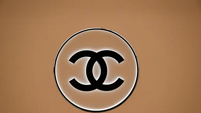 Logo Chanel. (Anna KURTH / AFP)
