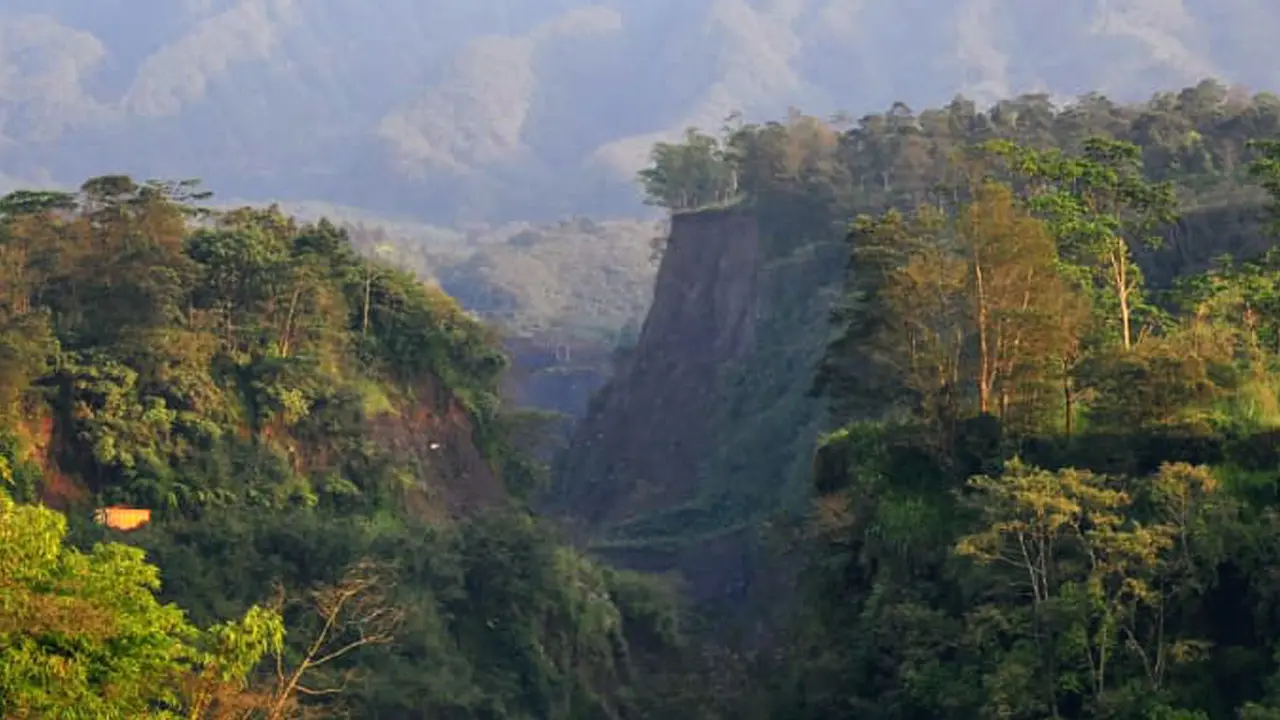 Berstatus Waspada, Begini Penampakan Gunung Merapi