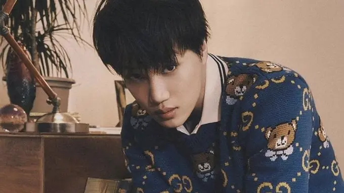 Disebut Human Gucci, Berikut 6 Tampilan Kai EXO dengan Tas Guccinya