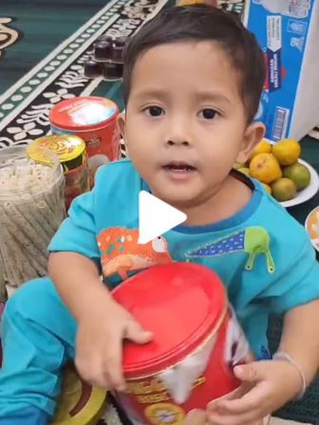 Putra Gus Iqdam Gus Novel di ST Pusat, Blitar (Foto: SS TikTok/Ayeyeeeeeee27/tdr)