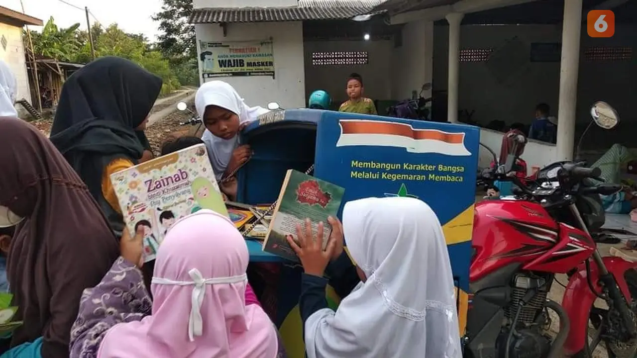 Kisah Wahyudi Pegiat Literasi yang Sempat Lumpuh Saat Campaign Free Cargo Literacy