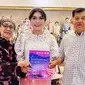 Deby Vinski bersama Mufidah Kalla dan Jusuf Kalla