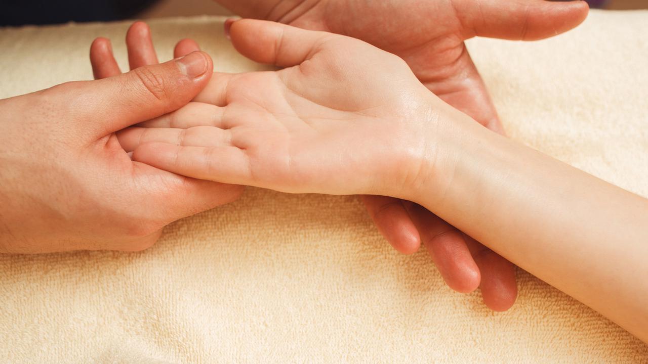 Ilustrasi garis tangan