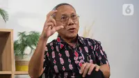 Mantan Direktur Penyakit Menular WHO South-East Asia Regional Office (SEARO), Profesor Tjandra Yoga Aditama saat wawancara khusus dengan Liputan6.com di Jakarta, Rabu (8/1/2025). (Liputan6.com/Angga Yuniar)