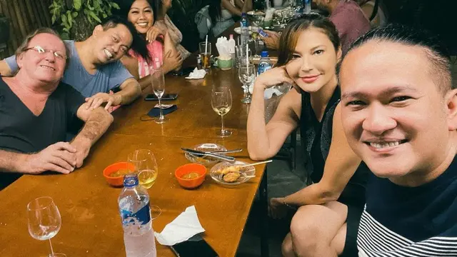 Dikabarkan Dekat, Ini 6 Potret Tamara Bleszynski dan Chef Chandra