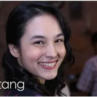 Menjadi salah satu aktor dalam drama serial televisi Jepang, Chelsea Islan berkomunikasi dengan pemain lainnya menggunakan bahasa Inggris.  Selain itu, serial ini akan memperlihatkan keindahan wisata Indonesia yang ada di Yogyakarta.