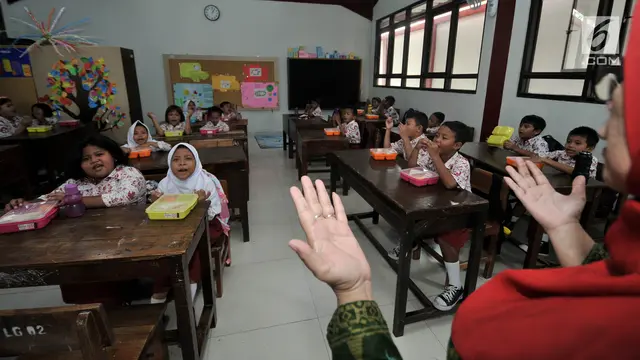 Penuhi Gizi Anak SD dengan Program Makanan Tambahan