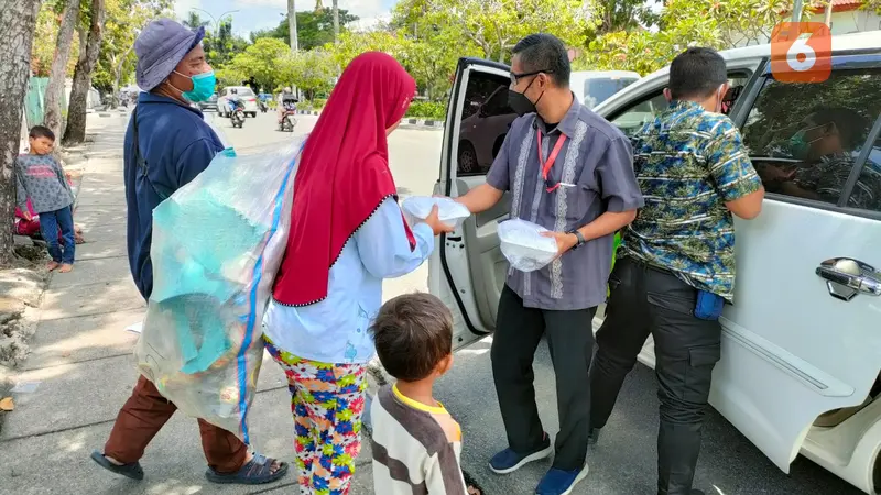 Keluarga besar Ditreskrimum Polda Riau gelar Jumat Berkah (Liputan6.com/Fauzan)