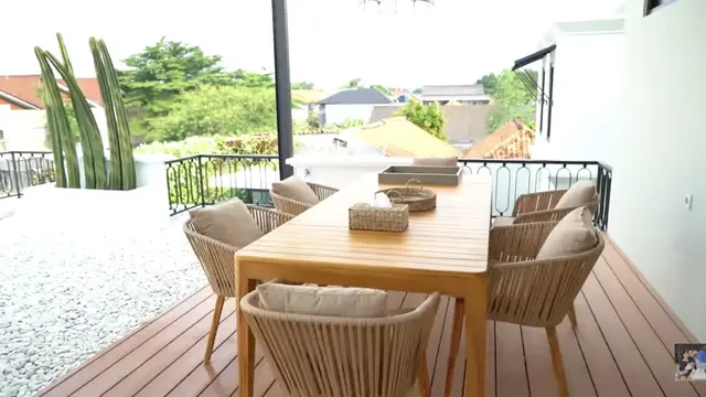 Potret Rooftop Rumah Shireen Sungkar