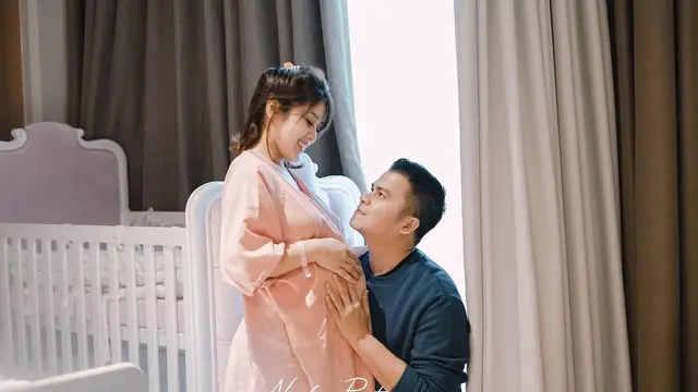 Rosiana Dewi Melahirkan