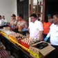 Polisi menyita minuman keras oplosan di Cicalengka. Foto: (Aditya Prakasa/Liputan6.com)