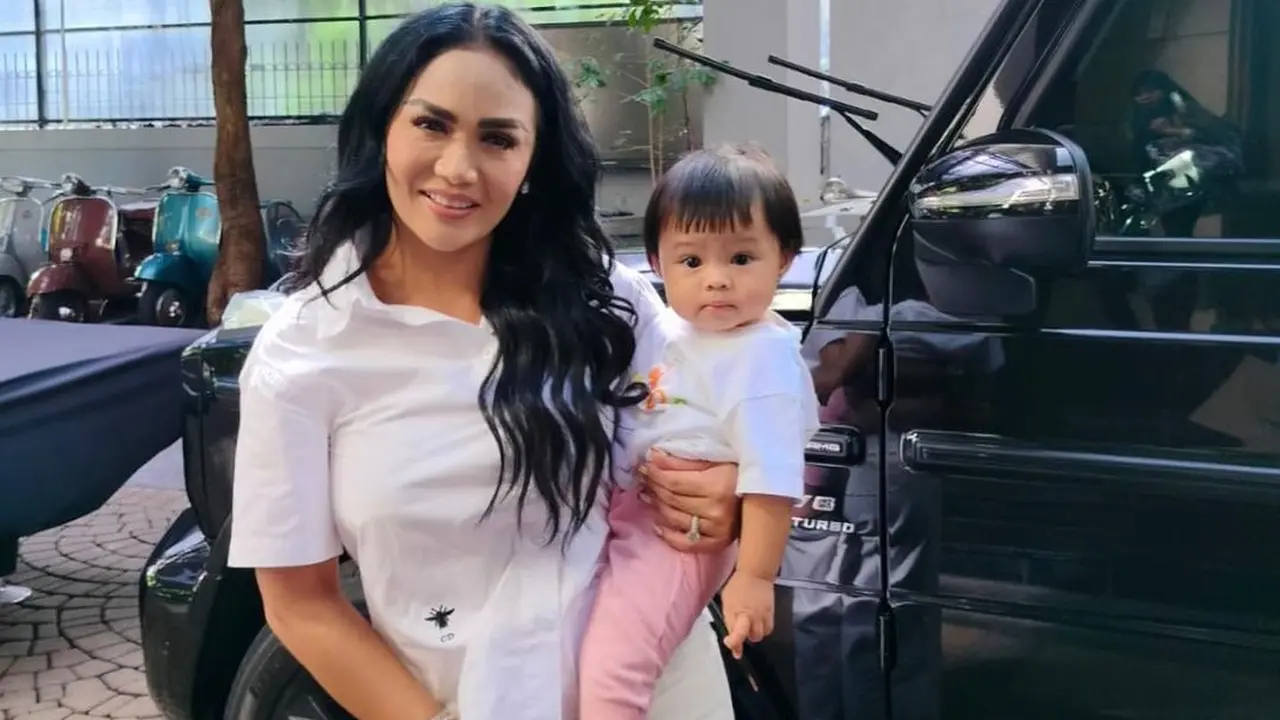 Krisdayanti dan Baby Ameena. (Foto: Dok. Instagram @krisdayantilemos)