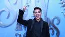 Lama berkecimpung di dunia hiburan, terutama di bidang akting, Ricky Harun mampu membuktikan kehebatannya. Untuk kedua kalinya Ricky mendapat penghargaan sebagai Aktor Utama Paling Ngetop di SCTV Awards 2016. (Adrian Putra/Bintang.com)