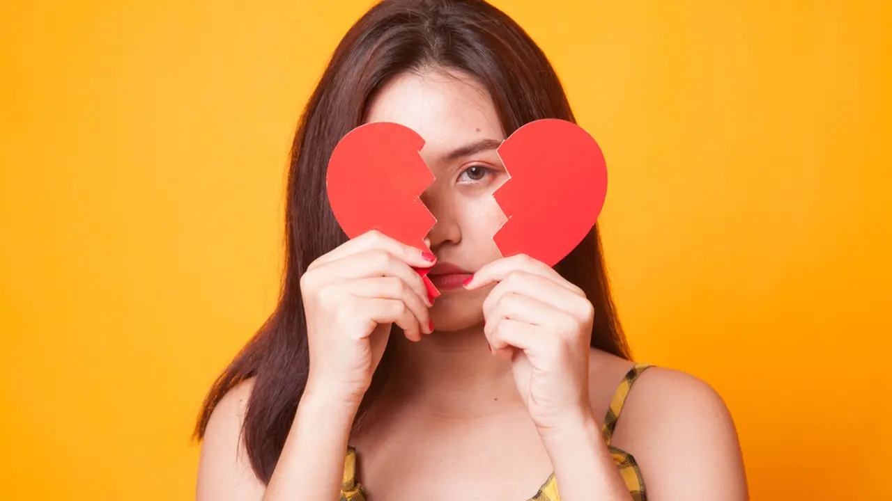 perempuan patah hati