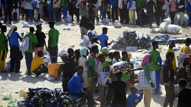 Italia berupaya pindahkan ribuan migran yang mencapai pulau kecil dalam sehari