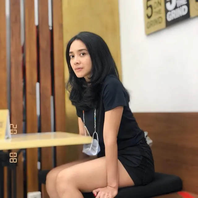 Lama Vakum, Ini 7 Potret Terbaru Dea Ananda yang Tetap Awet Muda