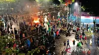 Kondisi Depan Mako Brimob Kwitang hingga Jumat Dini Hari: Massa Bertahan, Terdengar Letusan
