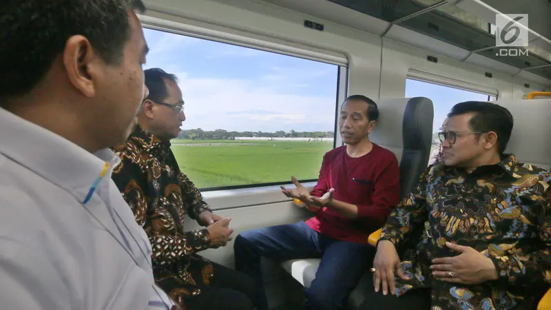 Kenakan Kaus Oblong, ini Gaya Santai Jokowi saat Jajal Kereta Bandara