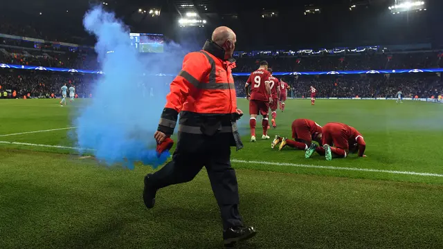 Sujud Syukur Mohamed Salah Iringi Kemenangan Liverpool di Liga Champions
