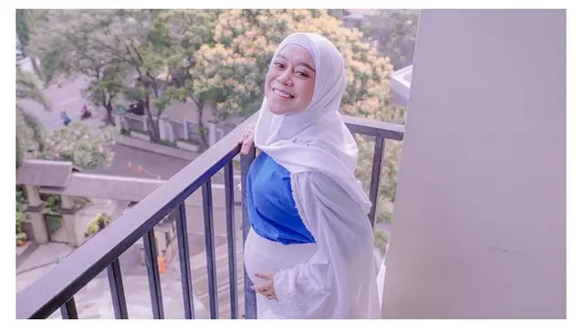 Pesona 11 Seleb saat Pamer Baby Bump, Jadi Ibu Hamil Hits