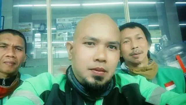 Driver Ojol Viral, 7 Potretnya Dinilai Mirip Ahmad Dhani