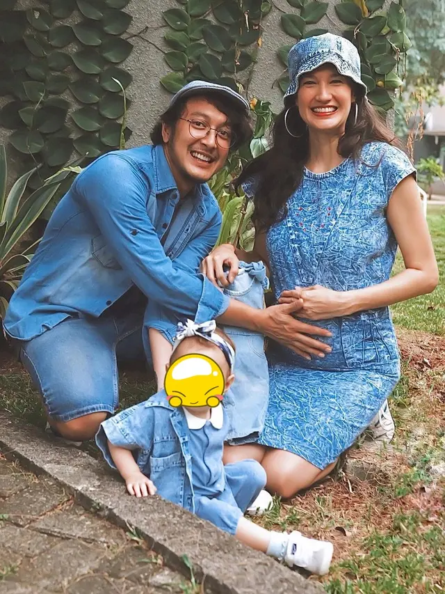 6 Potret Nadine Chandrawinata Umumkan Hamil Anak Kedua di Anniversary Pernikahan