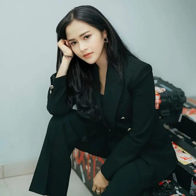 Potret Menawan Bella Bonita (credit: https://www.instagram.com/bellabonita_r.a/).
