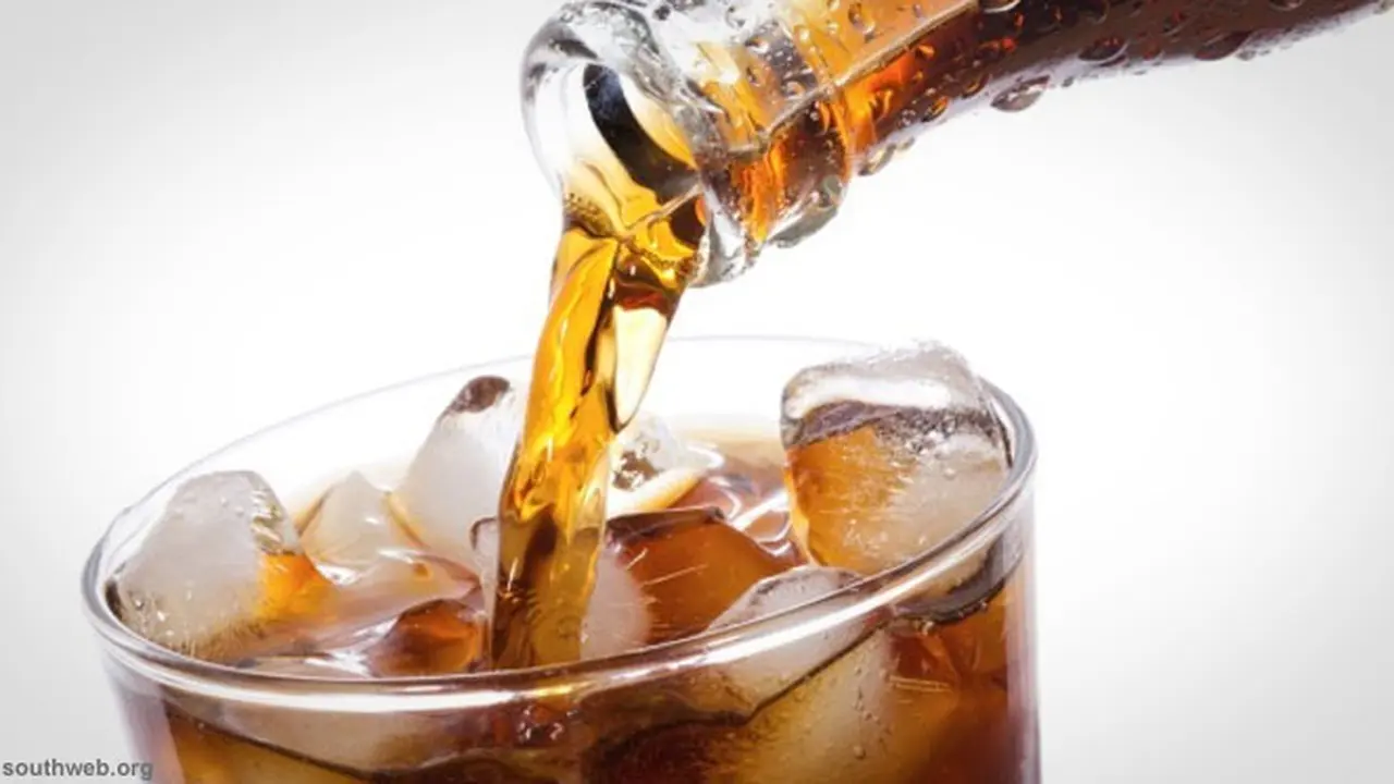 minum-soda1301422b.jpg