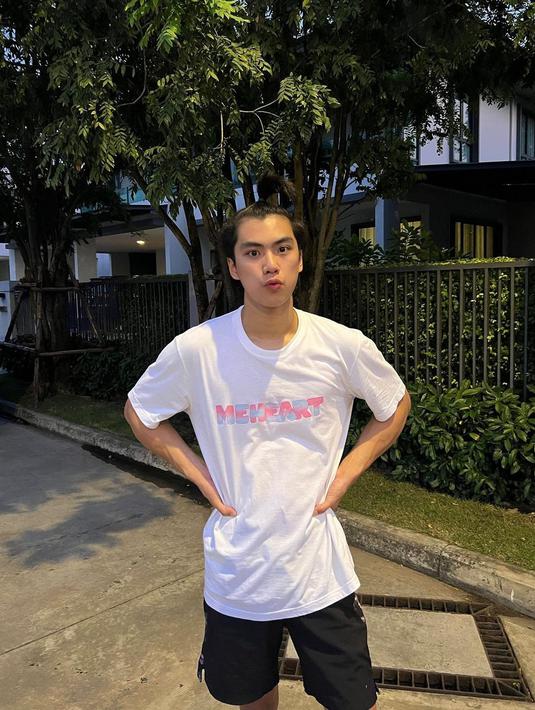 Baru-baru ini Ohm Pawat  menulis permintaan maaf atas tuduhan bullying yang ia lakukan. (FOTO: instagram.com/ohmpawat/)