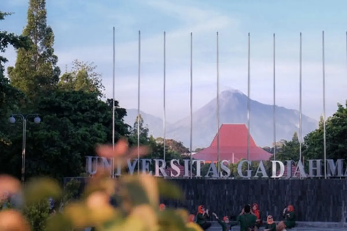 rektor ugm