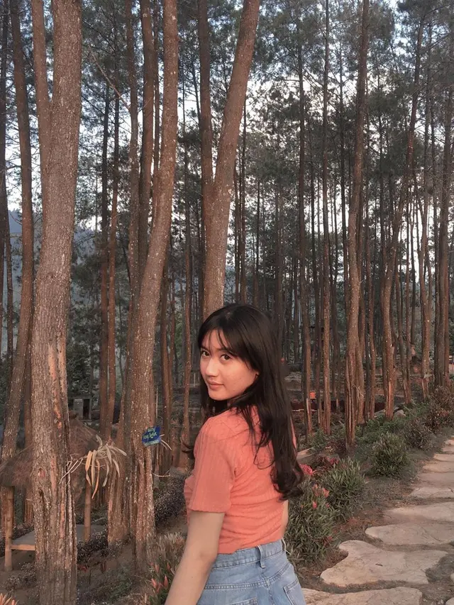 Gaya Liburan Yasmin Oktavia, Miss Marine Tourism Indonesia 2019 yang Modis