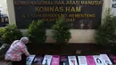 Aliansi Perempuan Indonesia (API) saat menggelar aksi unjuk rasa memperingati 28 tahun Reformasi di depan kantor Komisi Nasional (Komnas) Hak Asasi Manusia (HAM), Jakarta, Selasa (19/5/2026). (Kapanlagi.com/Budy Santoso)
