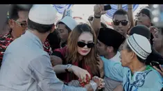 Luna Maya menjadi salah satu selebriti dan teman dekat Olga Syahputra yang terlihat paling terpukul dengan kepergian Olga Syahputra. Saat memasuki areal pemakaman, Luna Maya terus memegangi keranda jenazah sang sahabat sembari menangis sesenggukan.