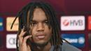 5. Renato Sanches, gelandang Portugal ini sejak awal disebut akan pindah ke Manchester United. Tetapi pria 19 tahun tersebut membuat keputusan mengejutkan dengan bergabung bersama Bayern Munchen. (AFP/Christof Stache)
