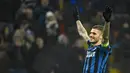 Striker Inter Milan, Mauro Icardi, merayakan gol yang dicetaknya ke gawang Palermo pada laga Serie A di Stadion Giuseppe Meazza, Italia, Minggu (6/3/2016). Inter berhasil menang 3-1 atas Palermo. (EPA/Daniel Dal Zennaro)