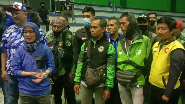 Iti Octavia Jayabaya Dan Ojol Di Banten. (Senin, 12/09/2022). (Yandhi Deslatama/Liputan6.com).