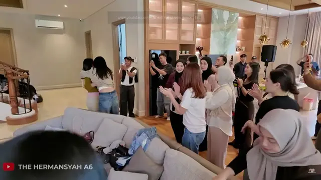 Potret Dapur dan Meja Makan di Villa Zaskia Sungkar dan Irwansyah di Bogor