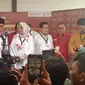 Bakal paslon Prof Husain Syam dan Enny Anggraeni Anwar (PHS-Enny) daftar Pilgub Sulbar (Liputan6.com/Abdul Rajab Umar)