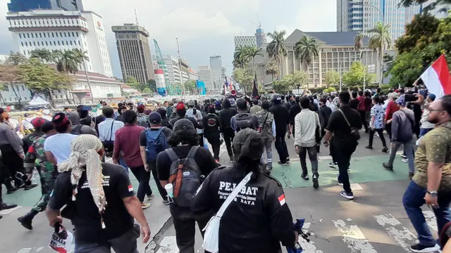 Aksi unjuk rasa di sekitar lapangan Monas ricuh. (Liputan6.com/Ady Anugrahadi)