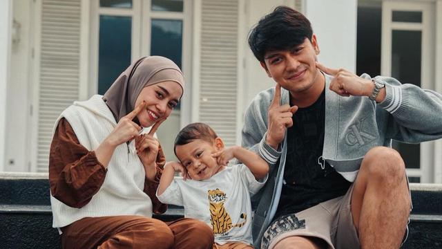 Potret Lesti Kejora bersama Rizky Billar dan Anak (Sumber: Instagram/@lestikejora)