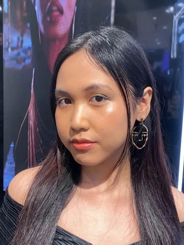 Hasil Makeup Clean Makeup dengan metalic Anton Zimin. [Anisha/Fimela]