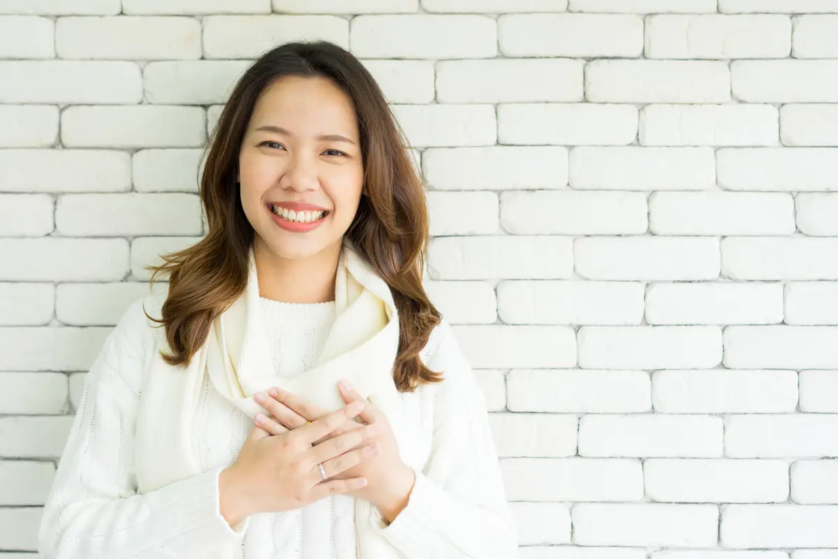 perempuan bahagia ikhlas