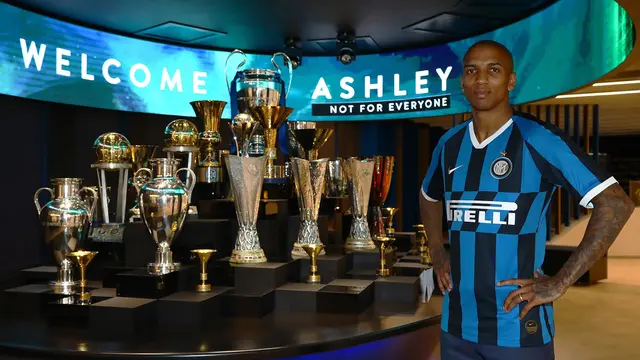 Ashley Young Puas Bisa Tinggalkan MU dan Gabung Inter Milan